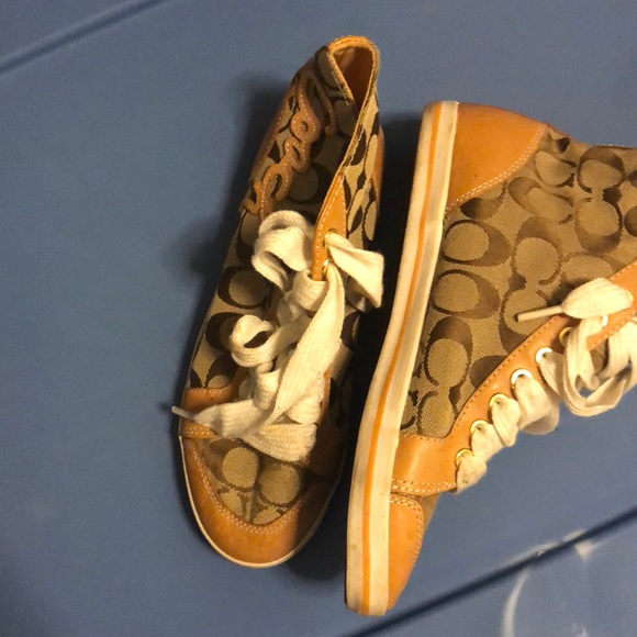 Shoes - Picture 2 of 2